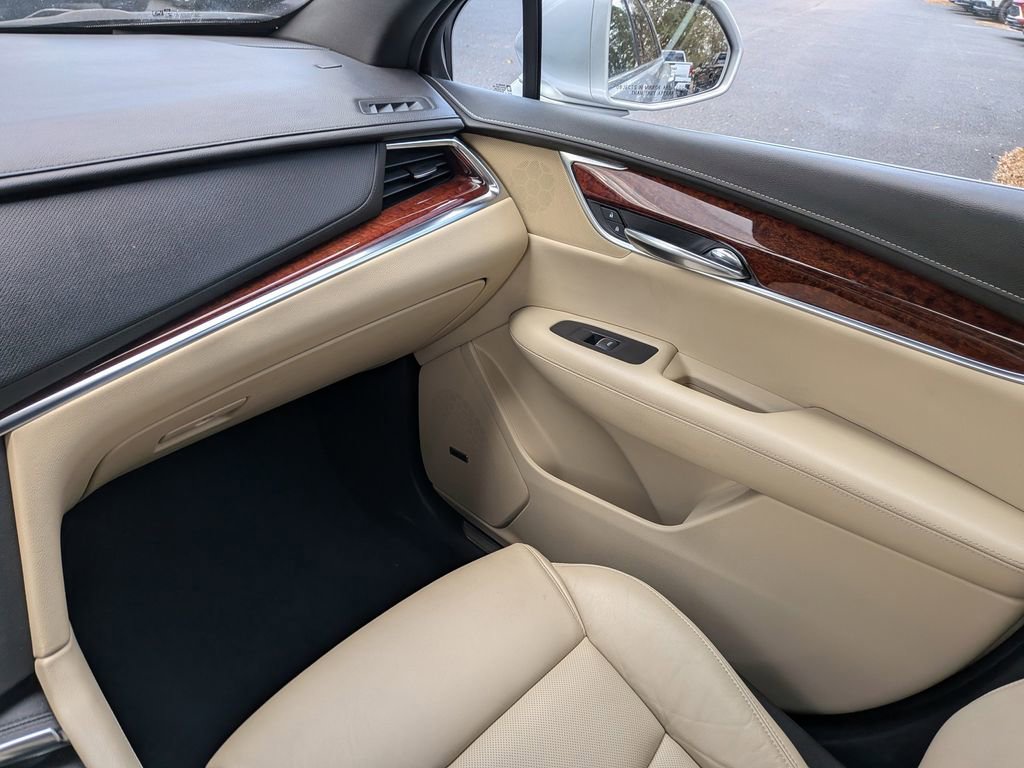 Used 2018 Cadillac XT5 Premium Luxury image 19