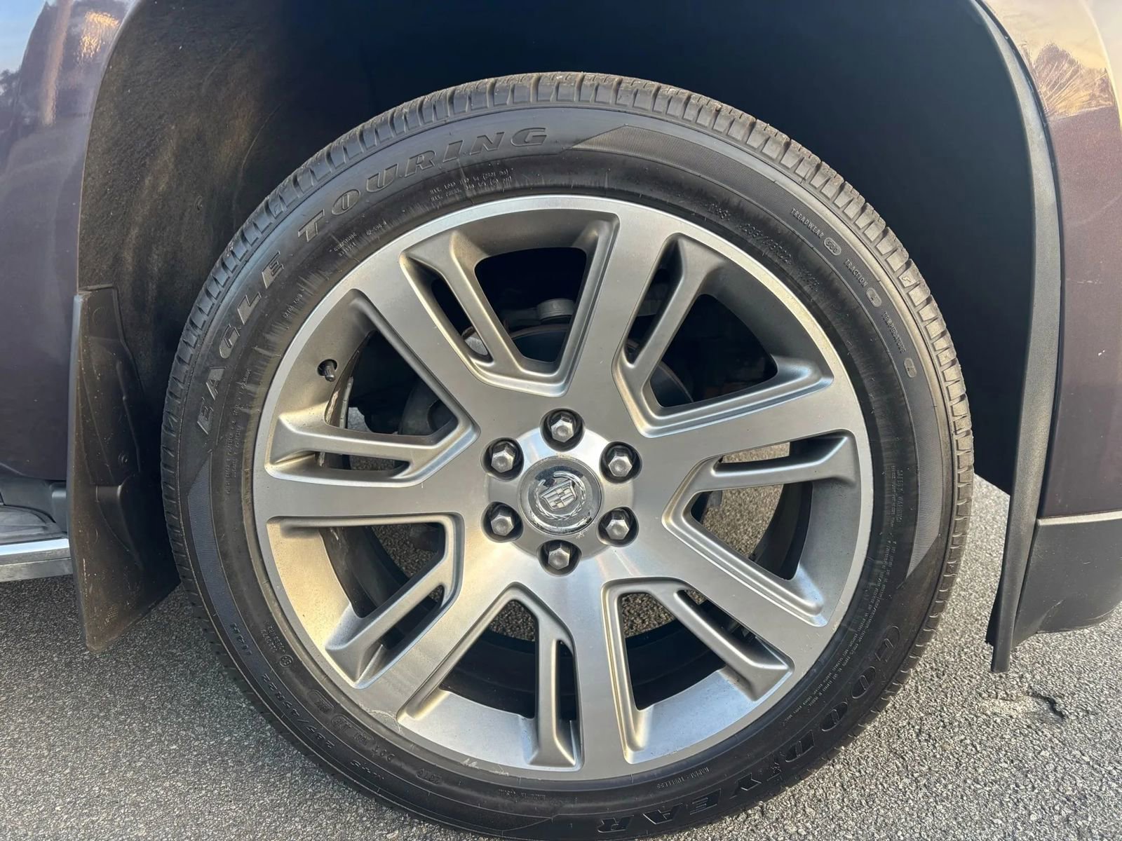 Used 2015 Cadillac Escalade Luxury image 19