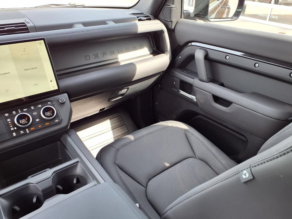 New 2026 Land Rover Defender 110 S AWD/4WD image 22