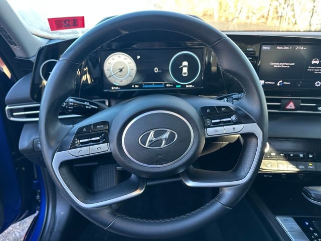 Certified 2022 Hyundai Elantra SEL w/ Convenience + Premium Package image 17