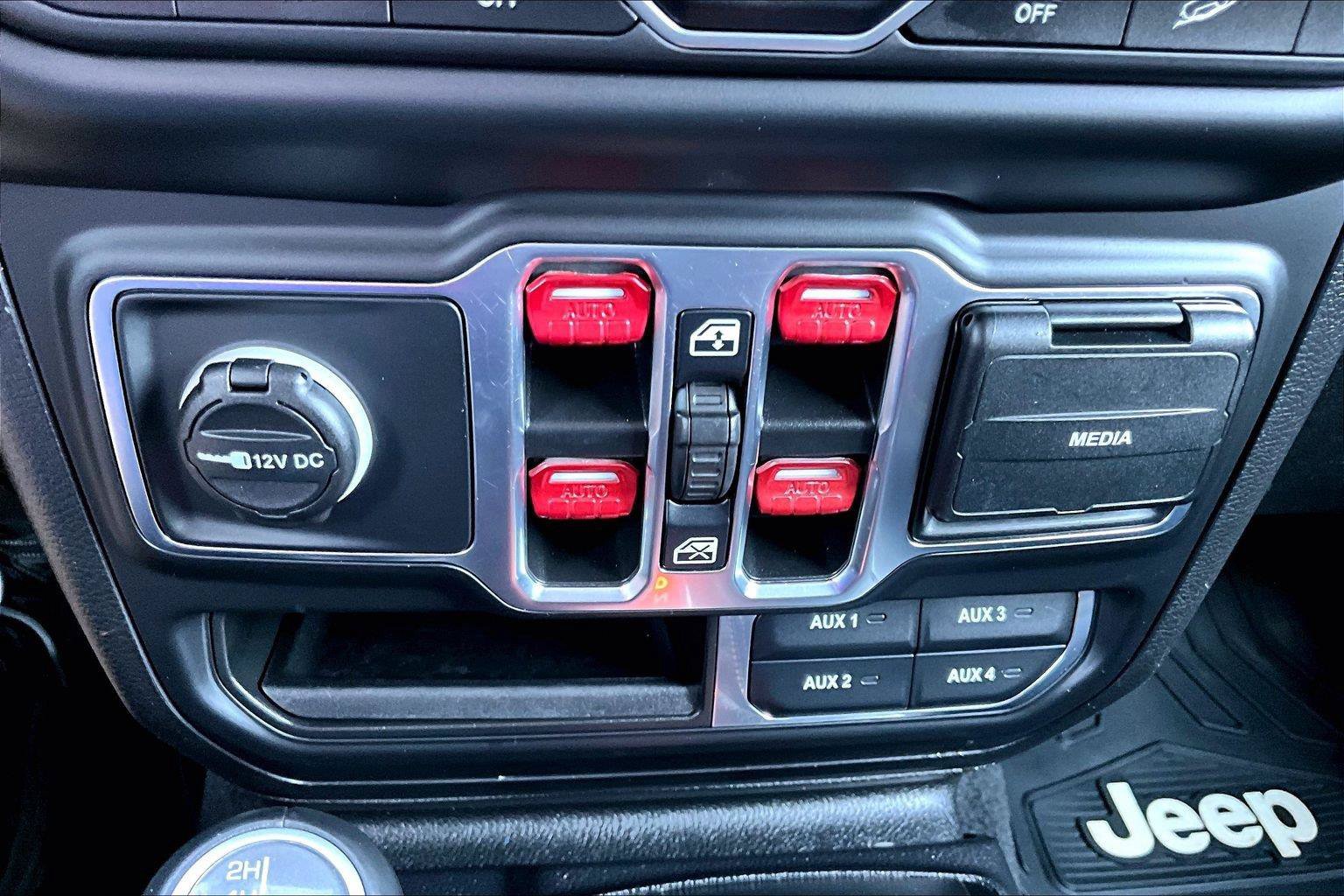 Used 2021 Jeep Wrangler Unlimited Sahara AWD/4WD image 29