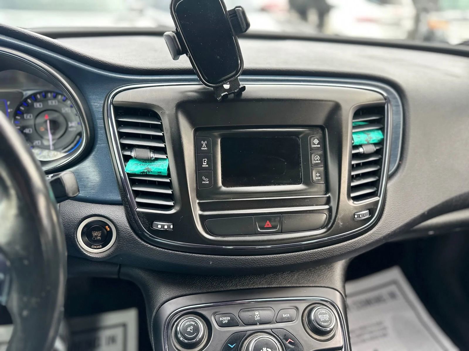 Used 2015 Chrysler 200 S image 11