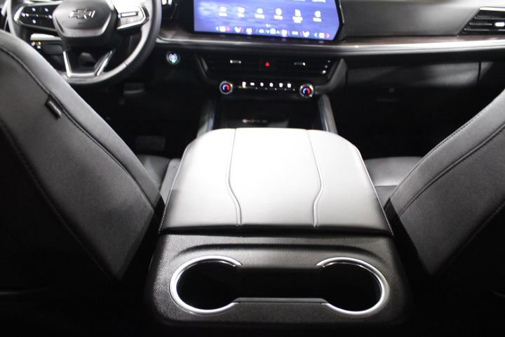 Certified 2025 Chevrolet Suburban Z71 image 32