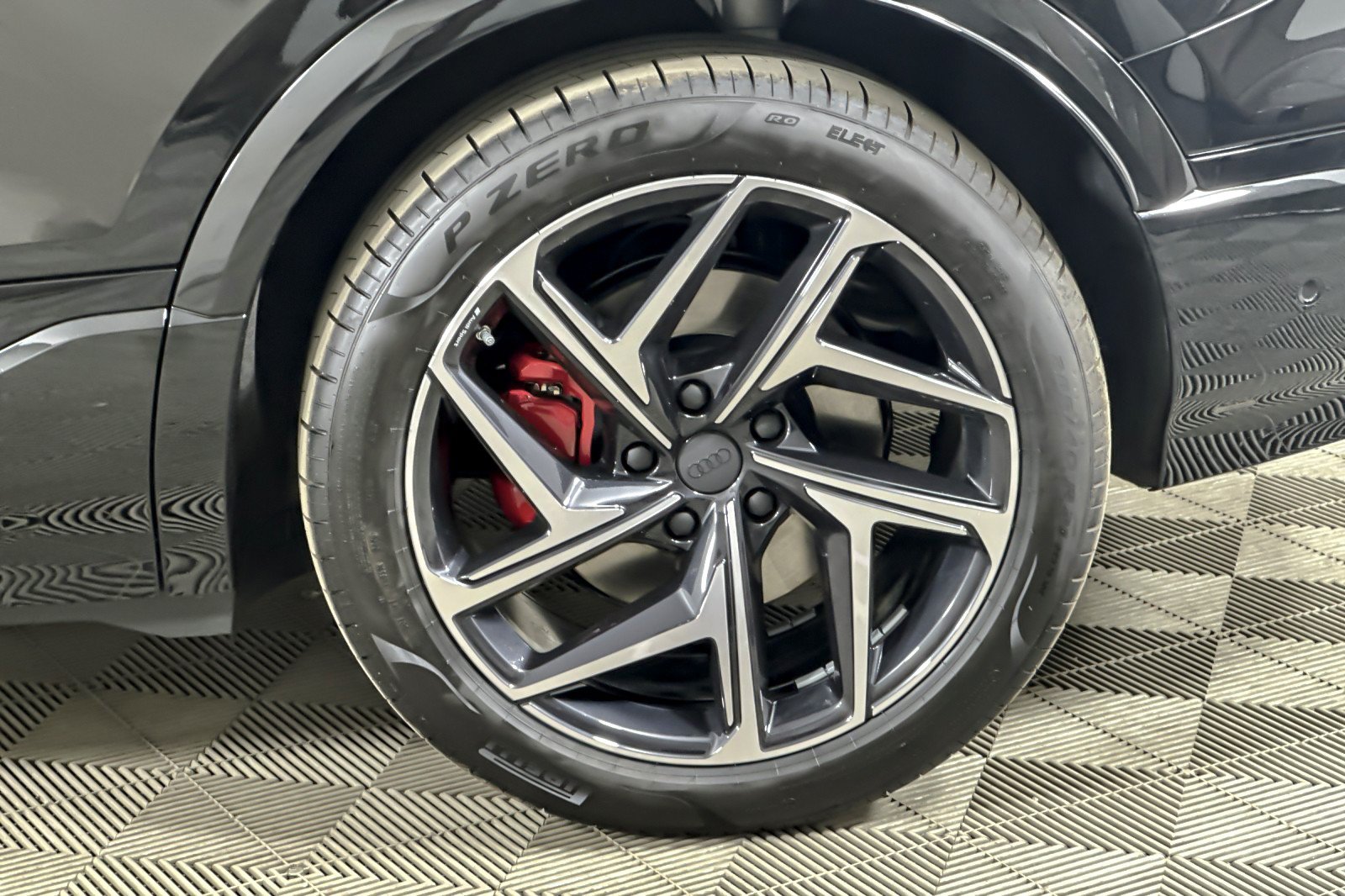 New 2027 Audi SQ6 e-tron Premium Plus AWD/4WD image 26
