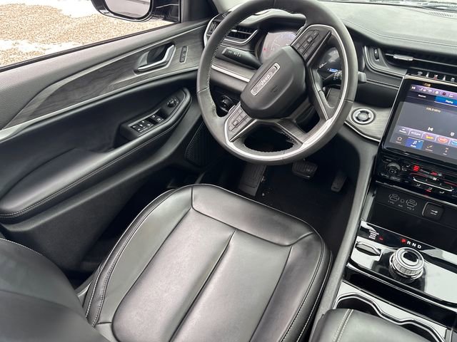 Used 2023 Jeep Grand Cherokee Limited image 23