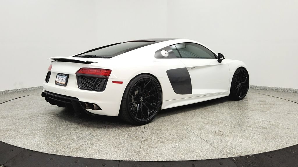 Used 2017 Audi R8 V10 AWD/4WD image 5