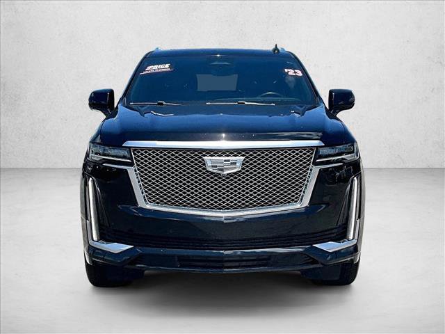 Used 2023 Cadillac Escalade Premium Luxury RWD image 3