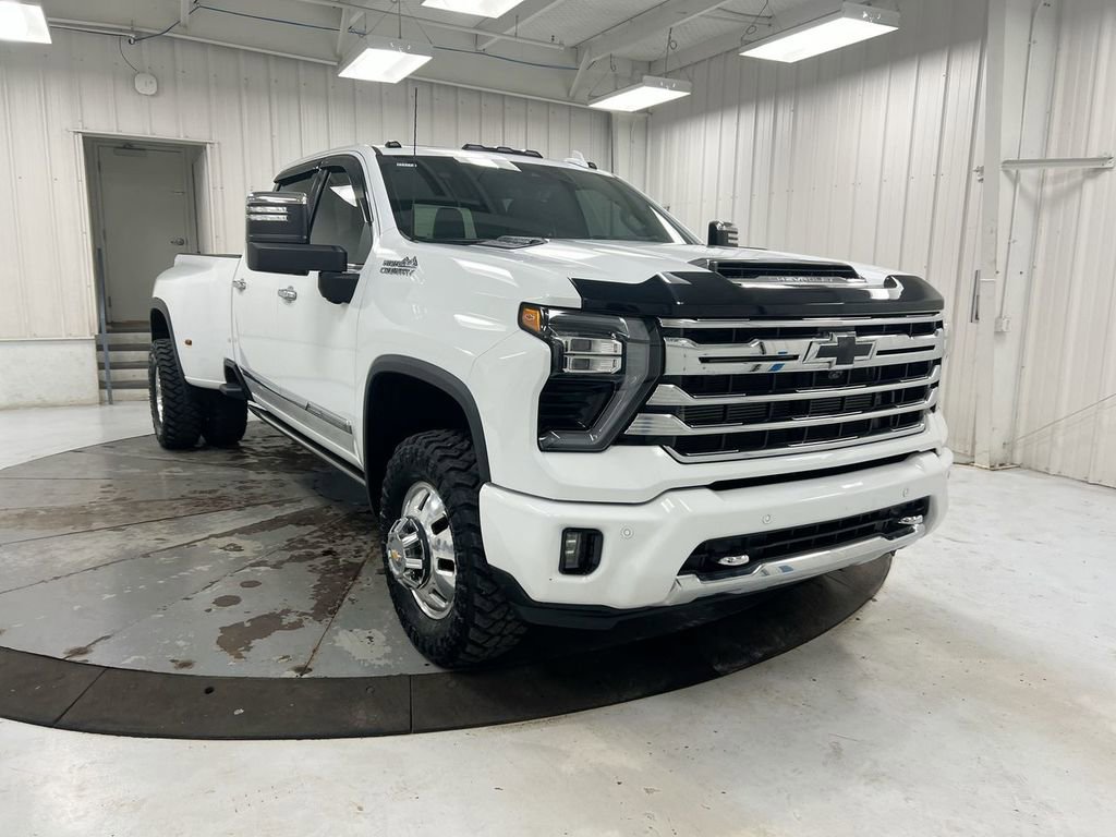 Used 2024 Chevrolet Silverado 3500 High Country w/ High Country Premium Package AWD/4WD image 10