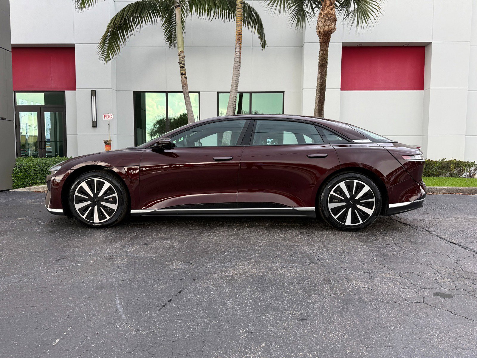 Used 2023 Lucid Air Pure image 13