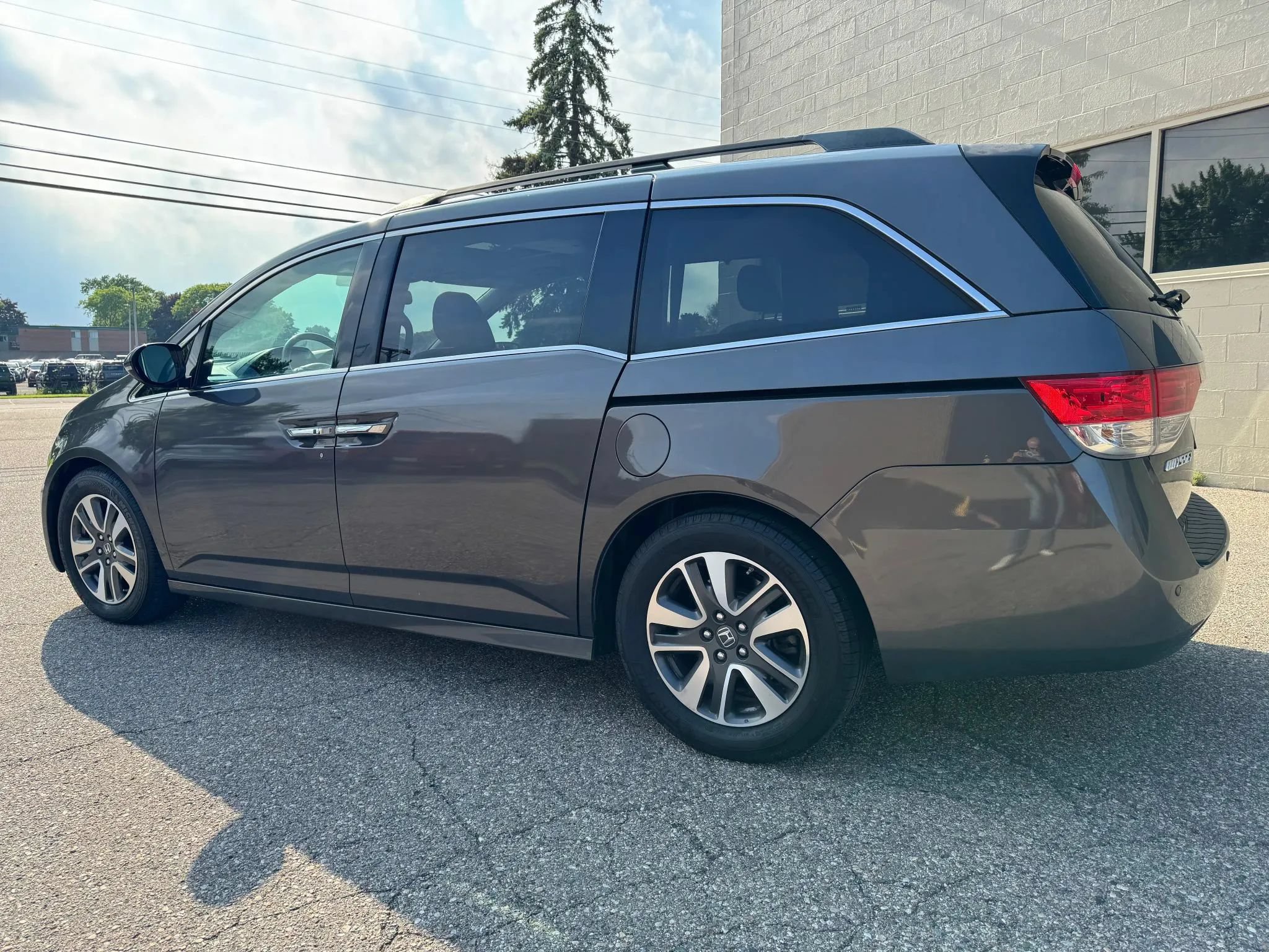 Used 2014 Honda Odyssey Touring image 6