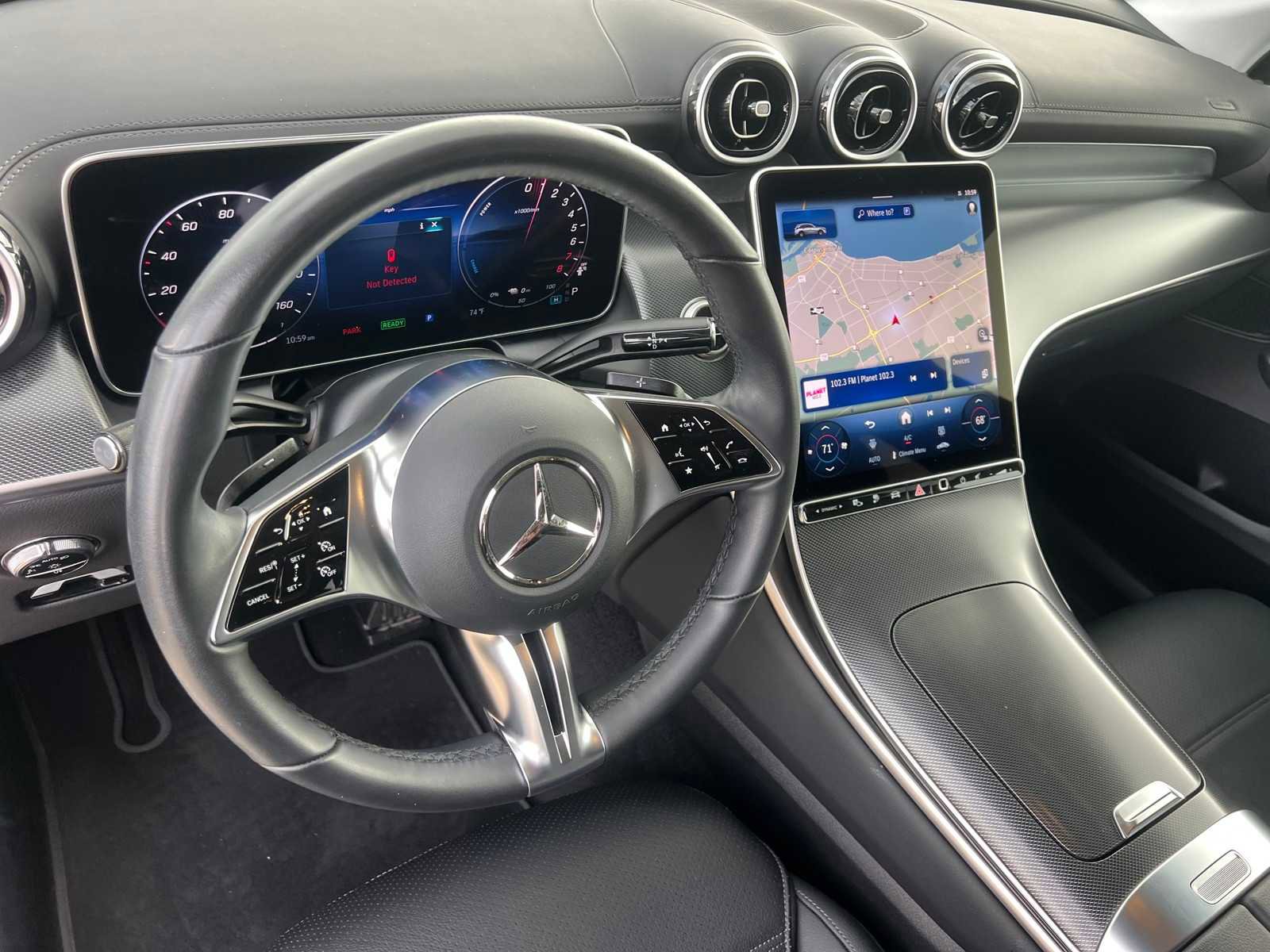 Used 2025 Mercedes-Benz GLC 350e 4MATIC image 15