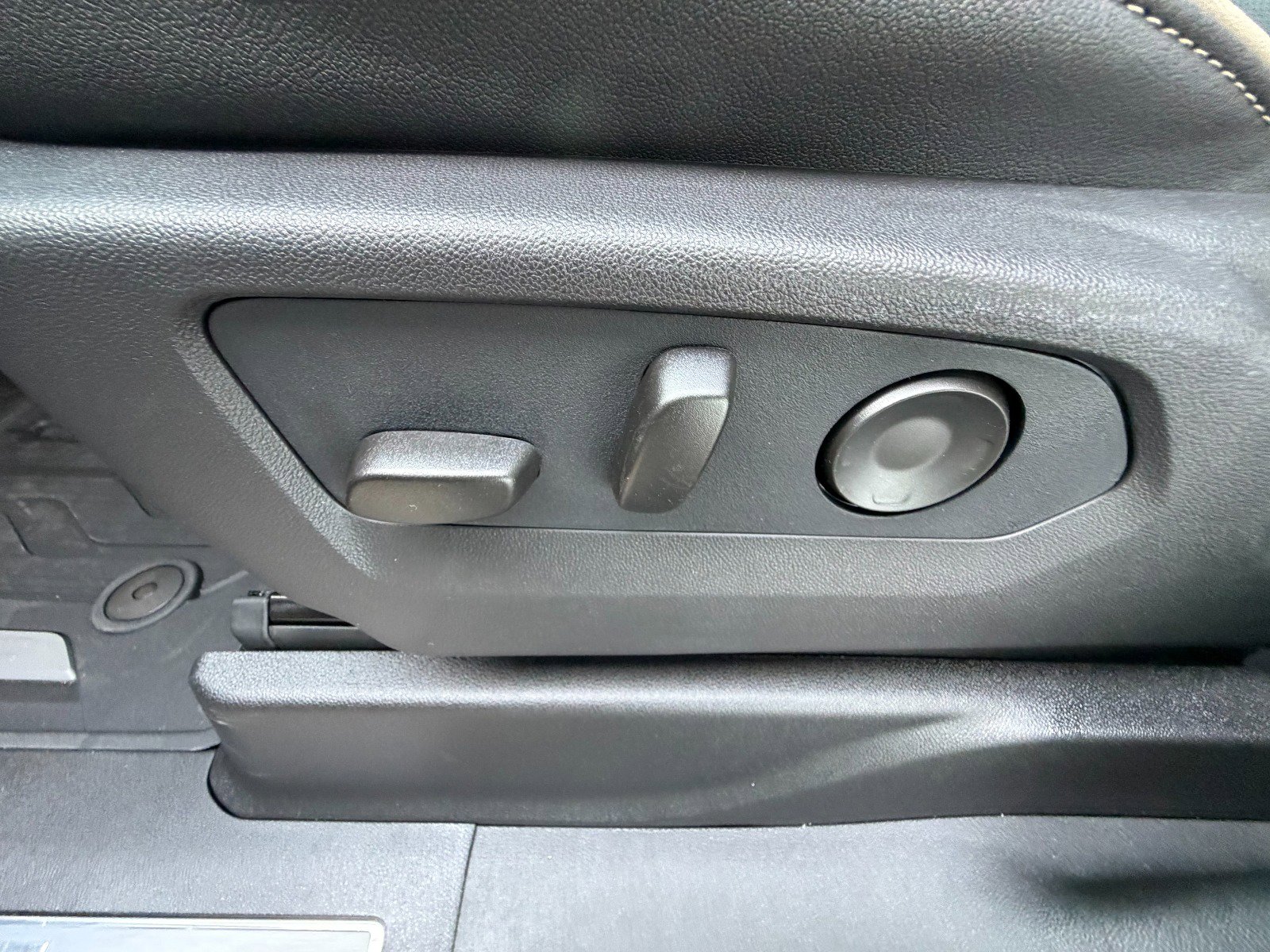 New 2026 GMC Yukon Elevation w/ Elevation Premium Package image 8