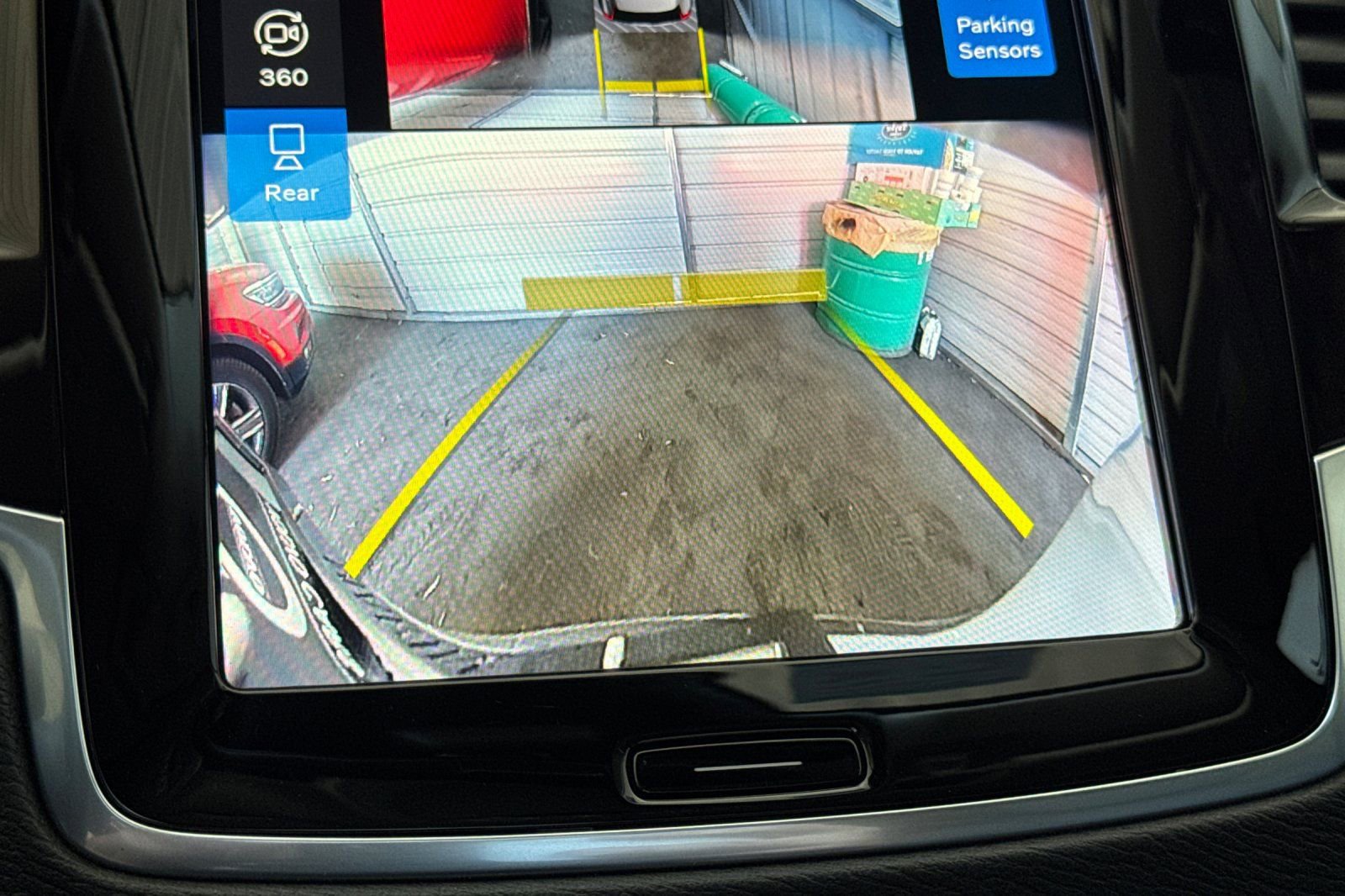 Used 2025 Volvo XC90 B6 Plus image 22