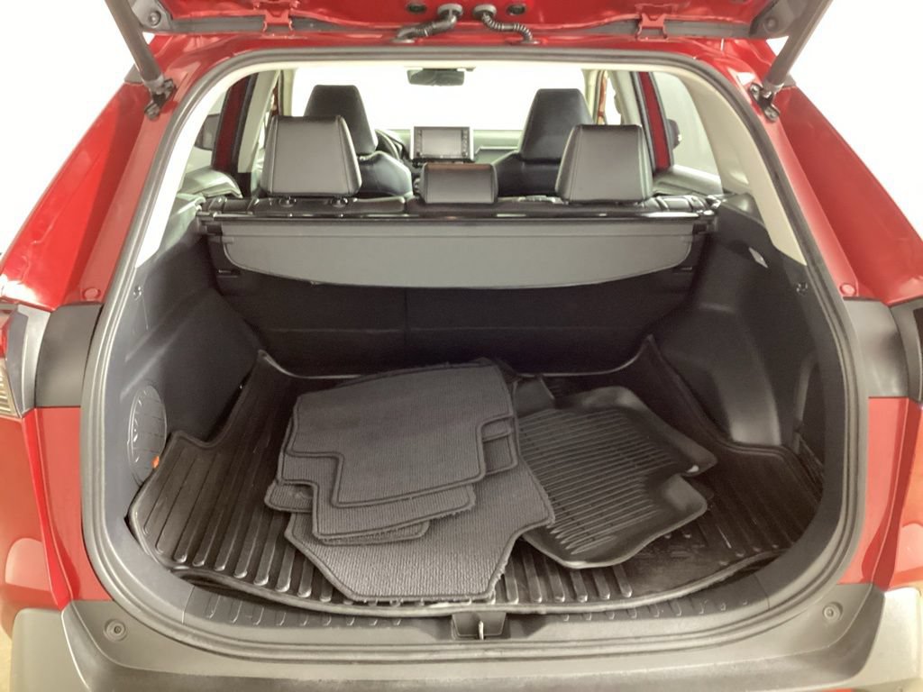 Used 2020 Toyota RAV4 Limited AWD/4WD image 26