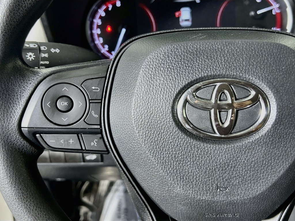 Used 2024 Toyota RAV4 XLE w/ Convenience Package FWD image 16