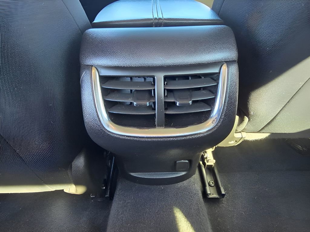 Used 2021 Chevrolet Malibu LT image 29