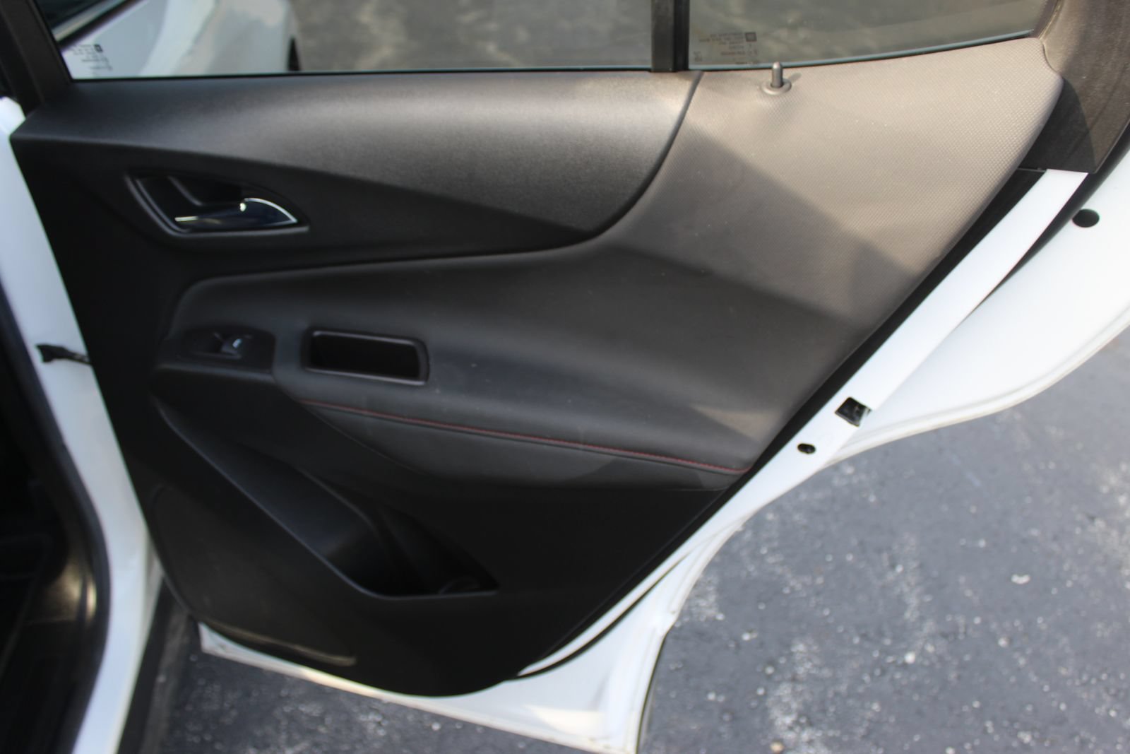 Used 2022 Chevrolet Equinox RS w/ RS Leather Package FWD image 14