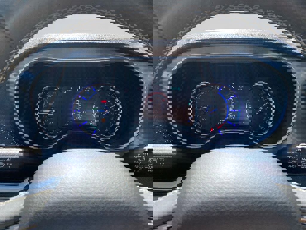 Used 2024 Chrysler Pacifica Select image 19