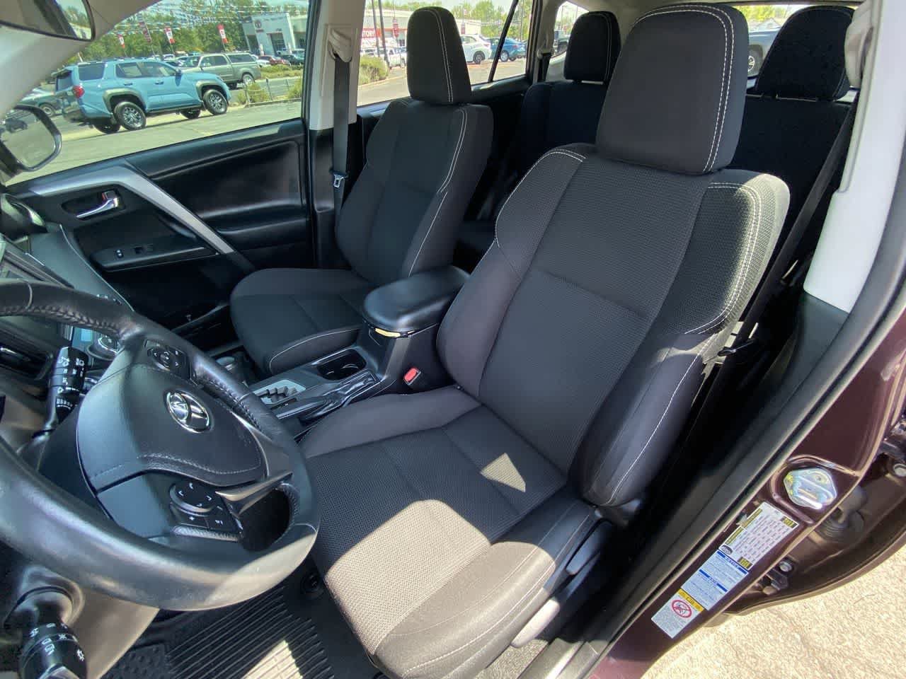 Certified 2018 Toyota RAV4 XLE AWD/4WD image 11