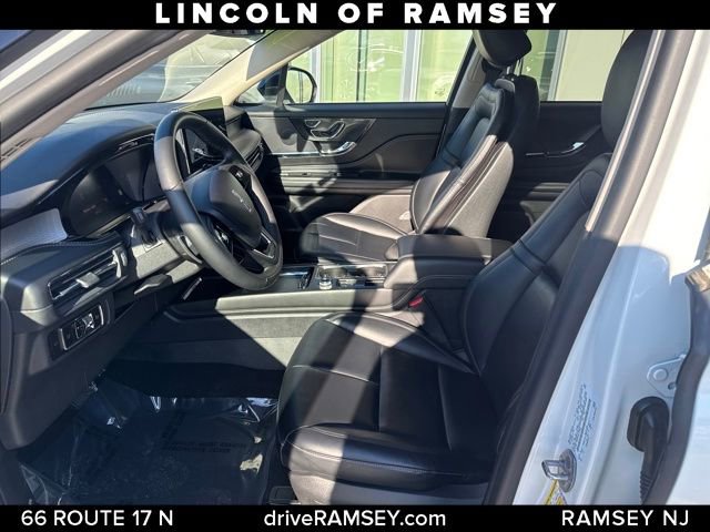 Used 2023 Lincoln Corsair Standard w/ Rear Removable Package Tray image 11