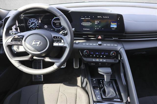 New 2025 Hyundai Elantra SEL image 24