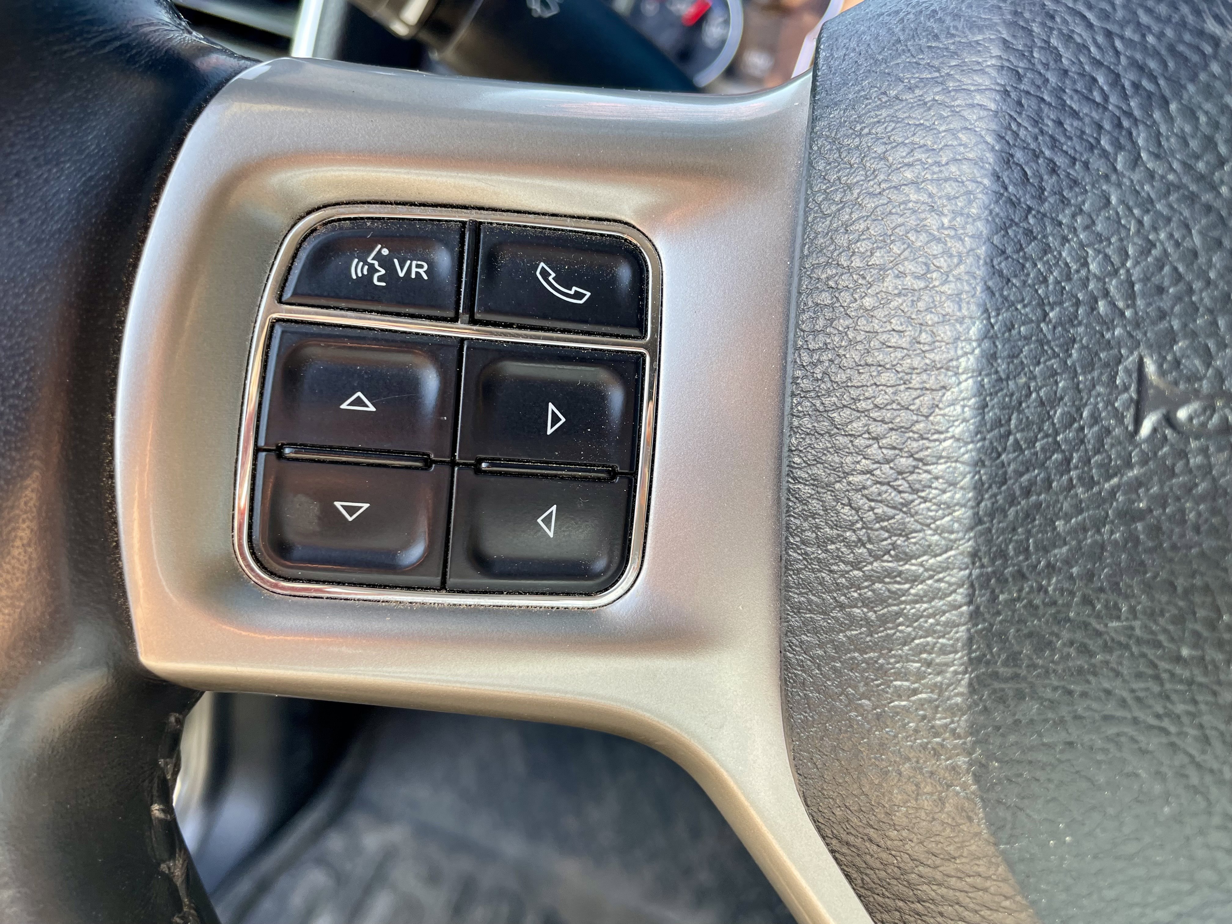 Used 2016 RAM 2500 Laramie w/ Cold Weather Group image 16