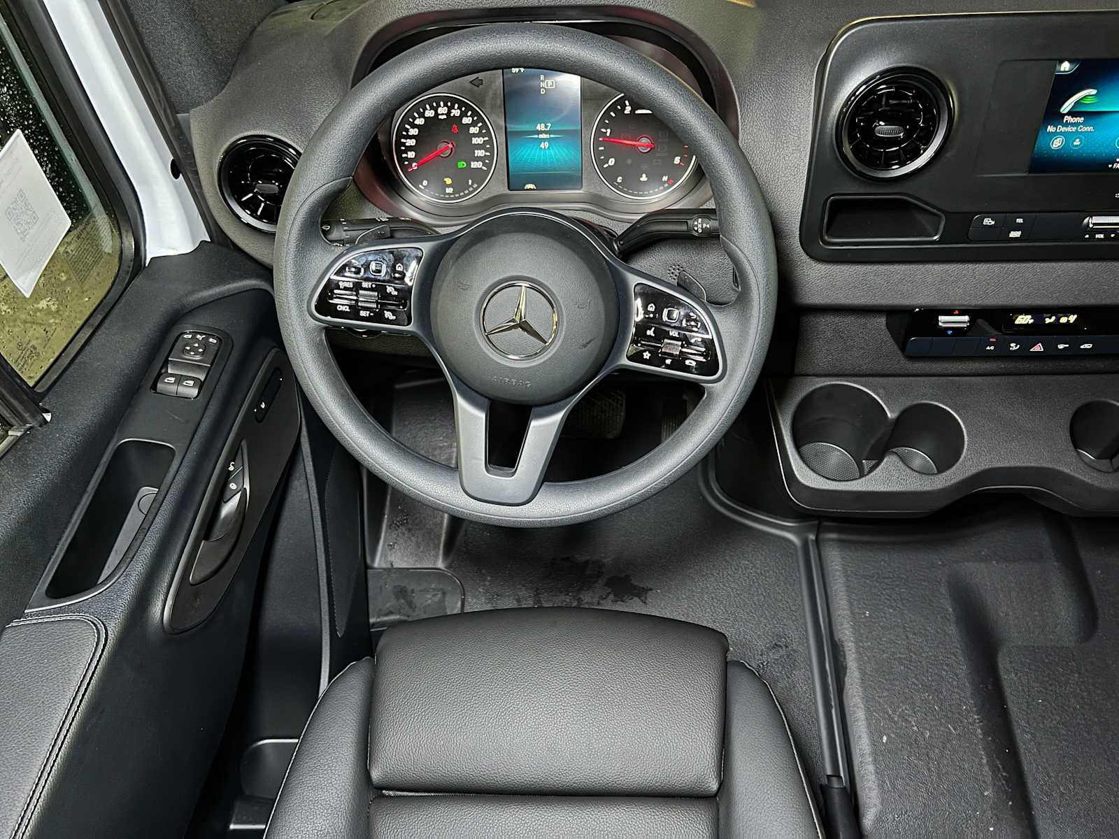 Used 2024 Mercedes-Benz Sprinter 2500 image 37