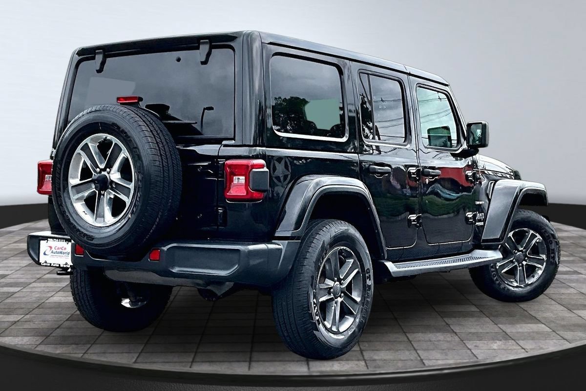 Used 2018 Jeep Wrangler Unlimited Sahara AWD/4WD image 5