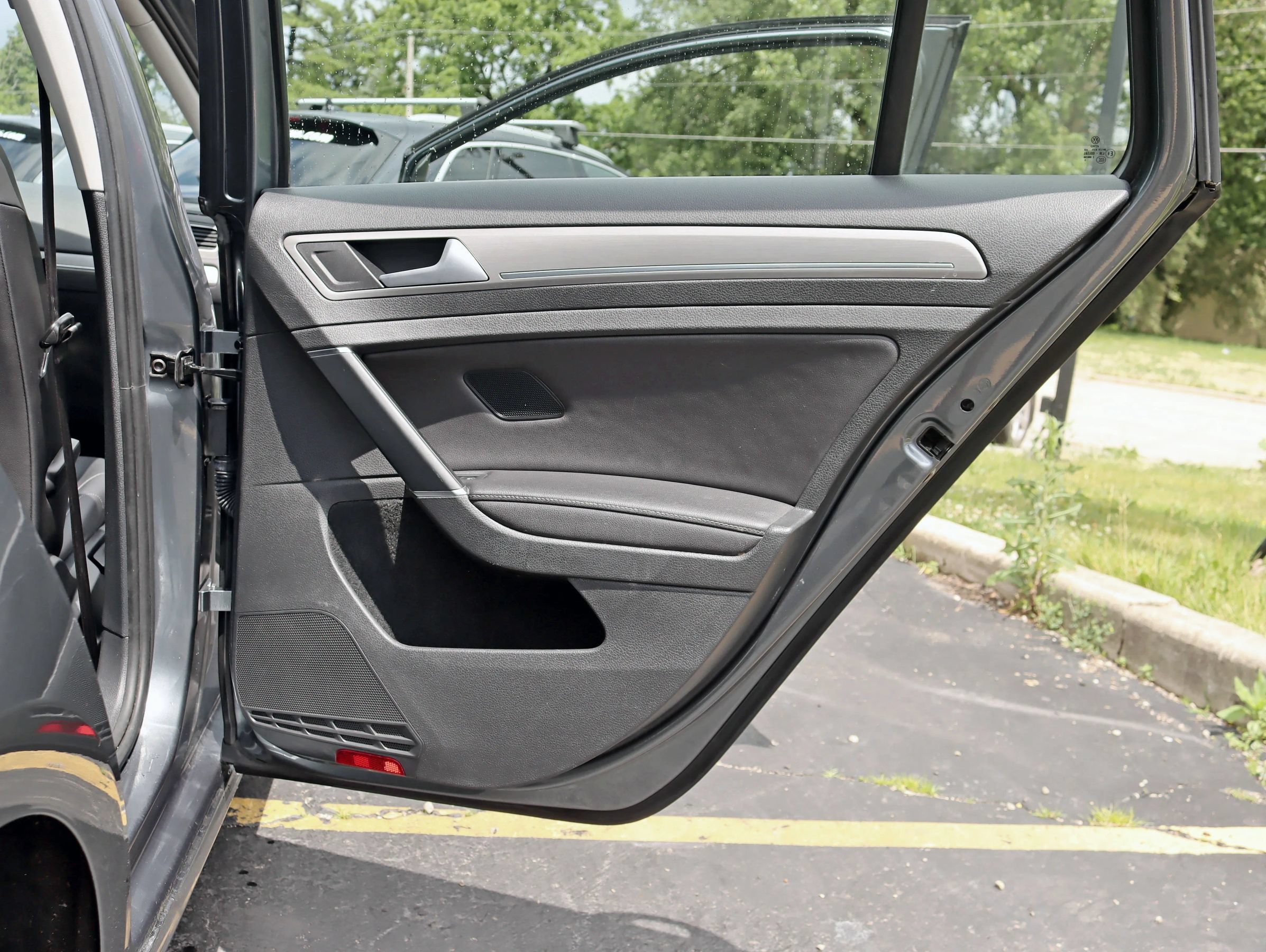 Used 2015 Volkswagen Golf TDI SE FWD image 35
