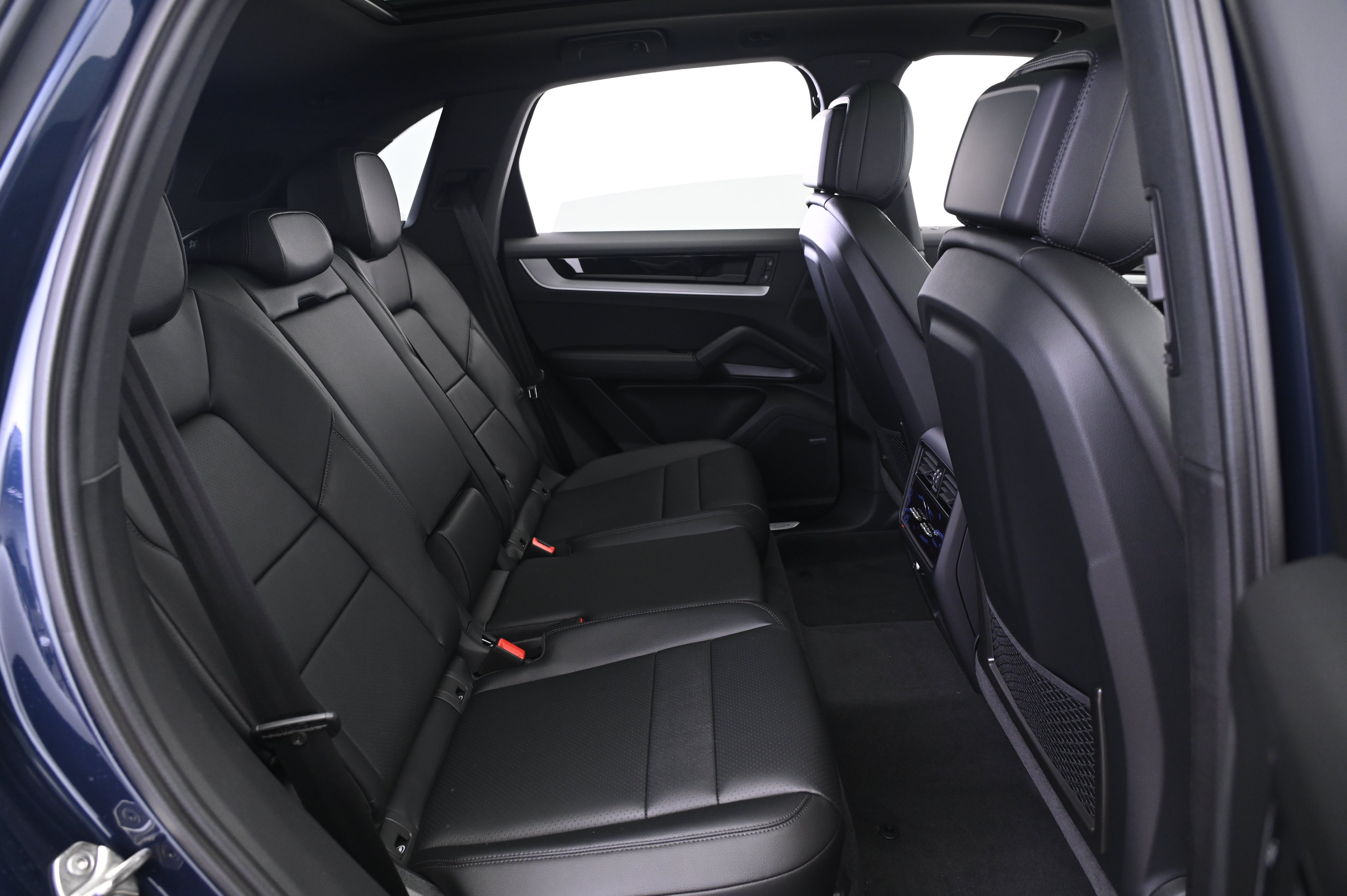 Certified 2026 Porsche Cayenne AWD/4WD image 18