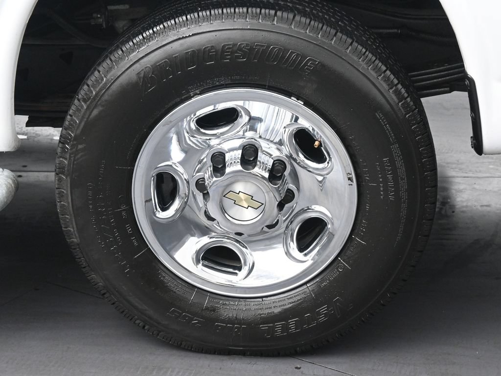 Used 2024 Chevrolet Express 2500 w/ Driver Convenience Package RWD image 14