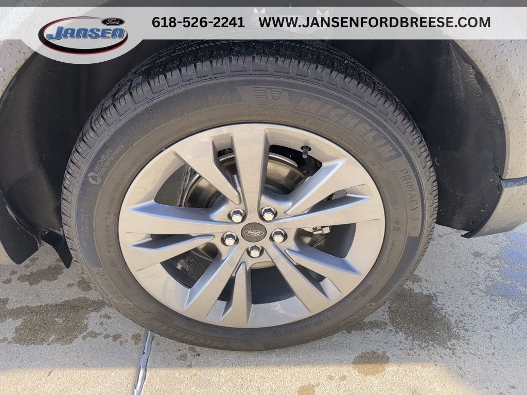 Used 2022 Ford Explorer XLT w/ Equipment Group 202A AWD/4WD image 8