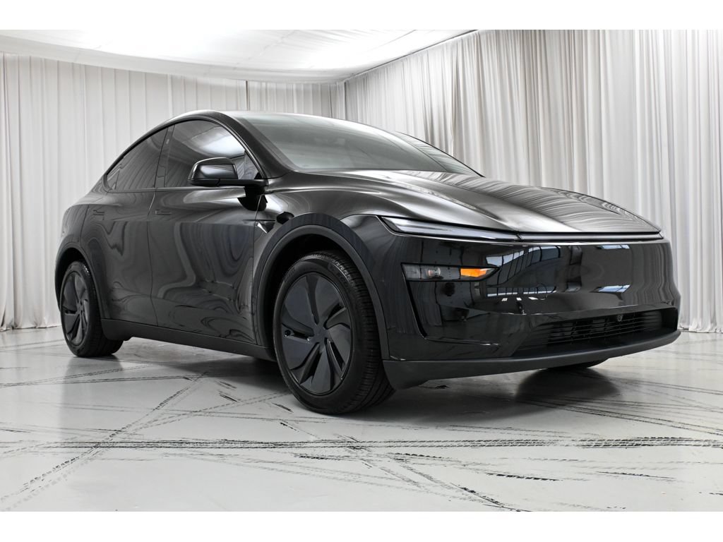 Used 2026 Tesla Model Y Long Range RWD image 2