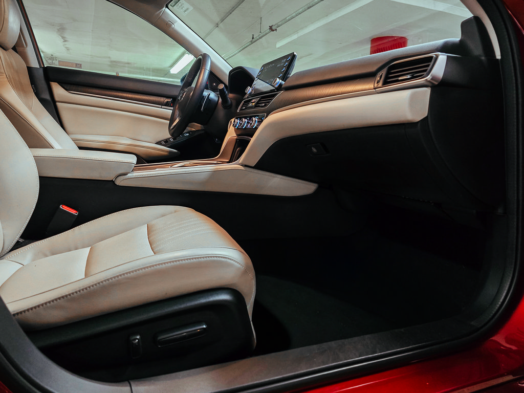 Used 2018 Honda Accord EX-L image 34