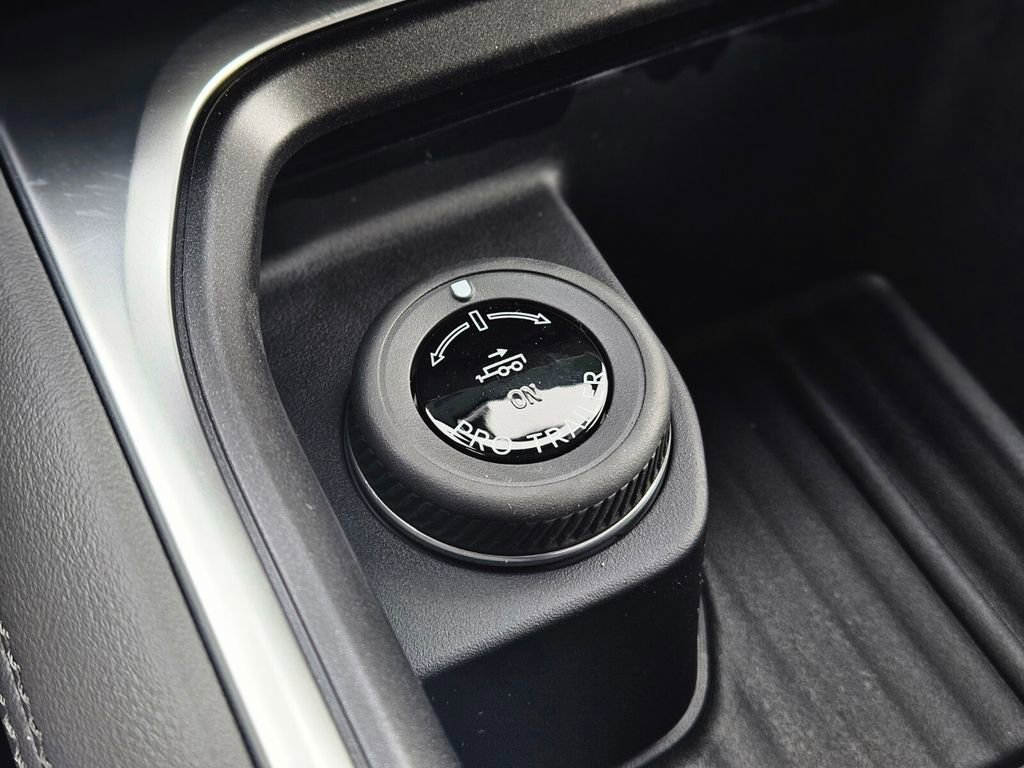 New 2026 Ford Expedition Active image 23