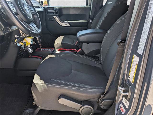 Used 2017 Jeep Wrangler Unlimited Rubicon w/ Connectivity Group image 15
