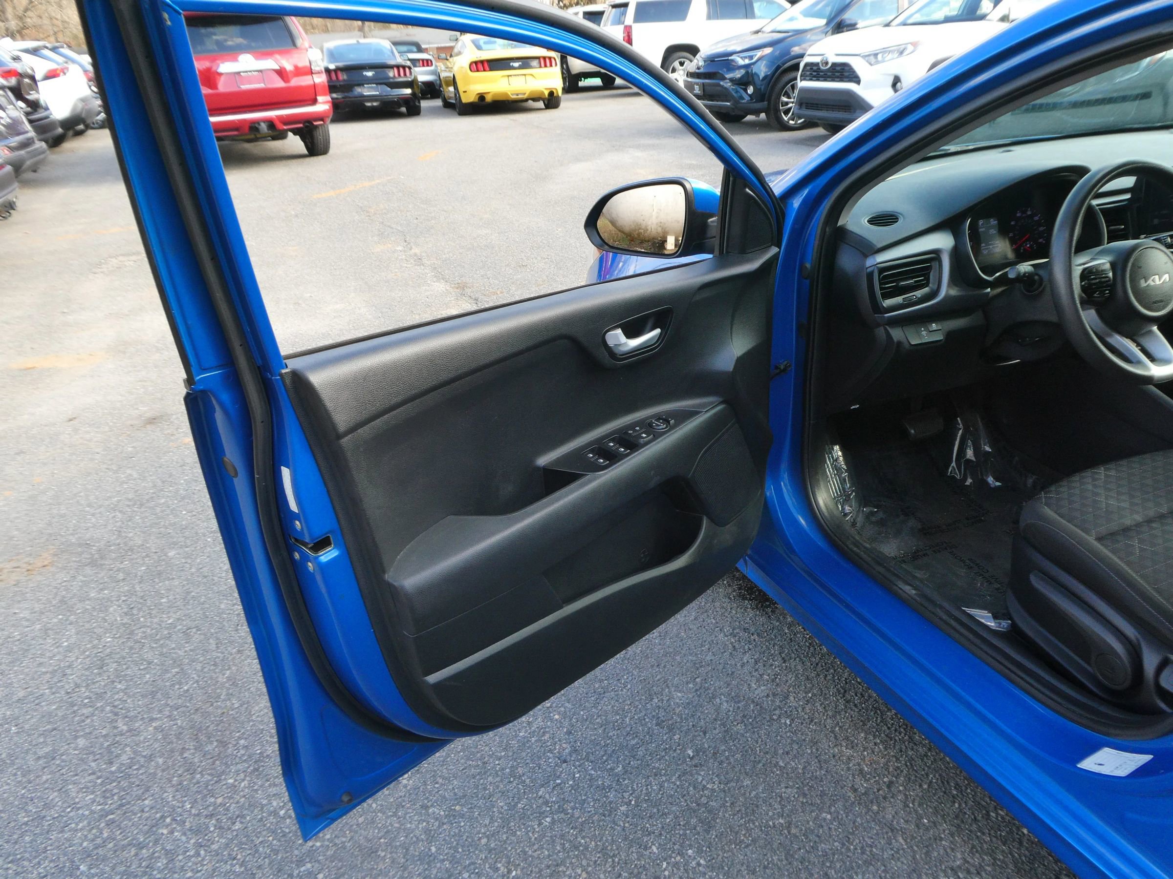 Used 2022 Kia Rio S image 11