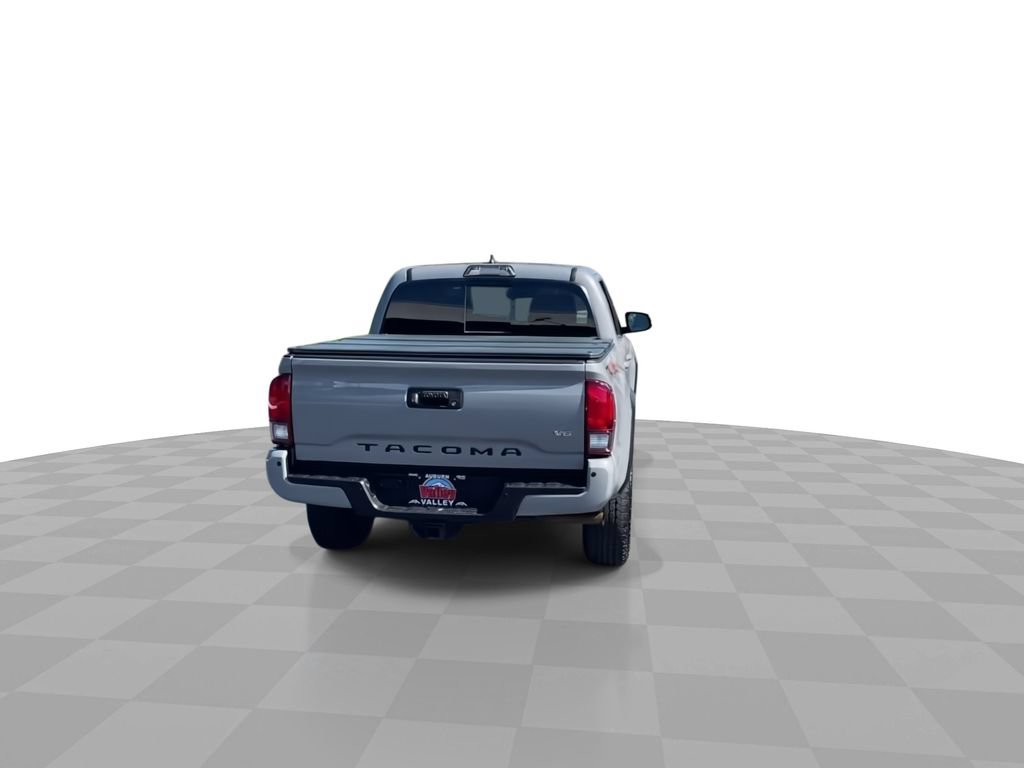 Used 2019 Toyota Tacoma TRD Off-Road AWD/4WD image 7