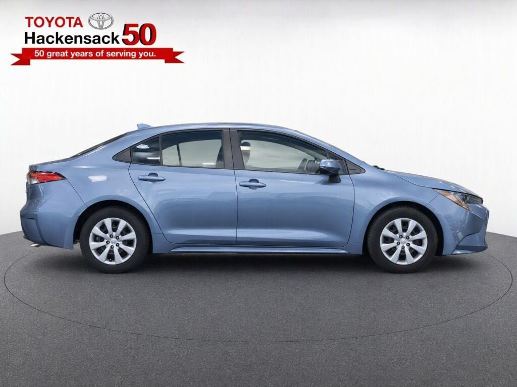 Used 2025 Toyota Corolla LE FWD image 8