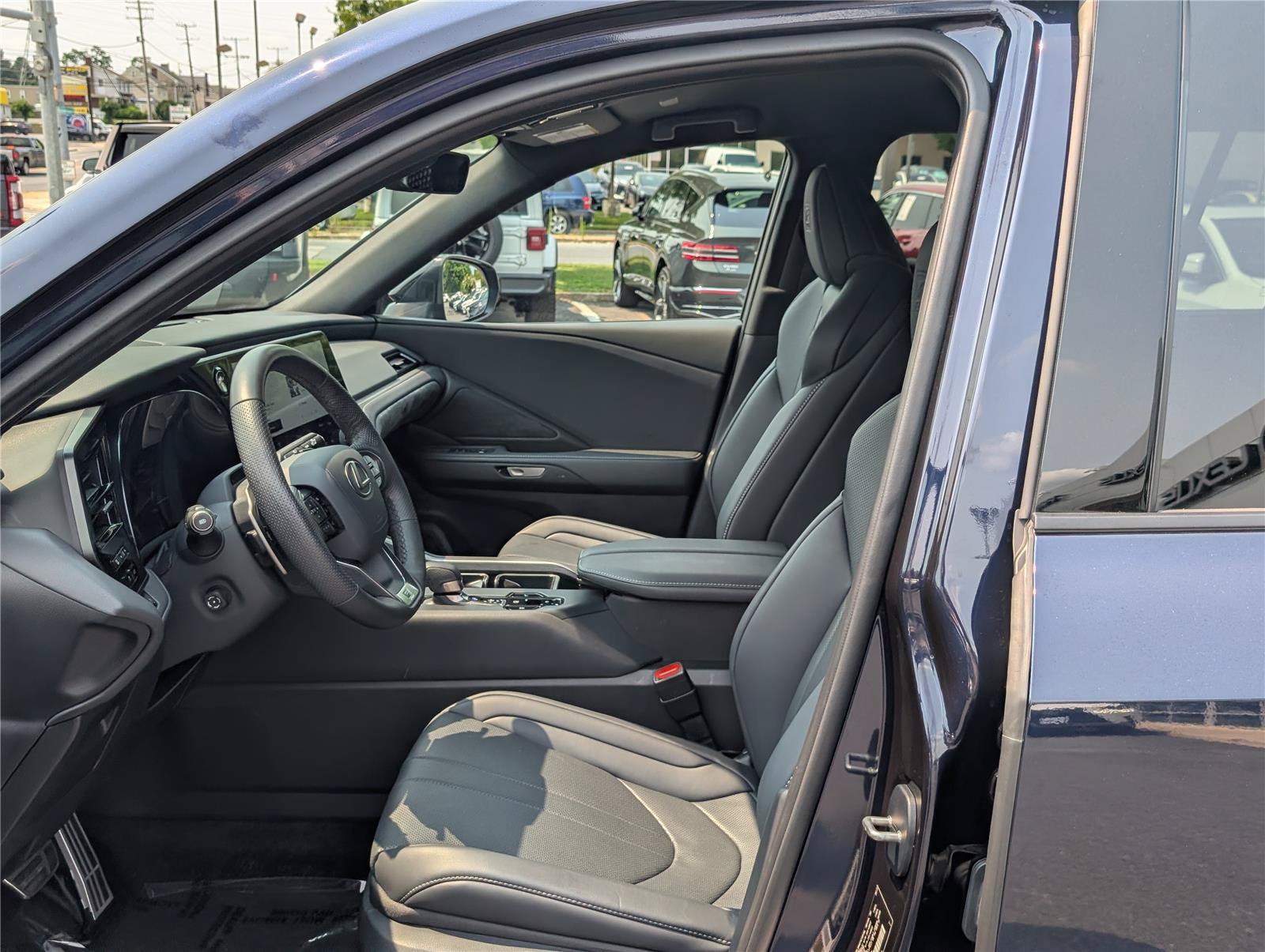 Certified 2025 Lexus TX 500h AWD w/ Technology Package image 19