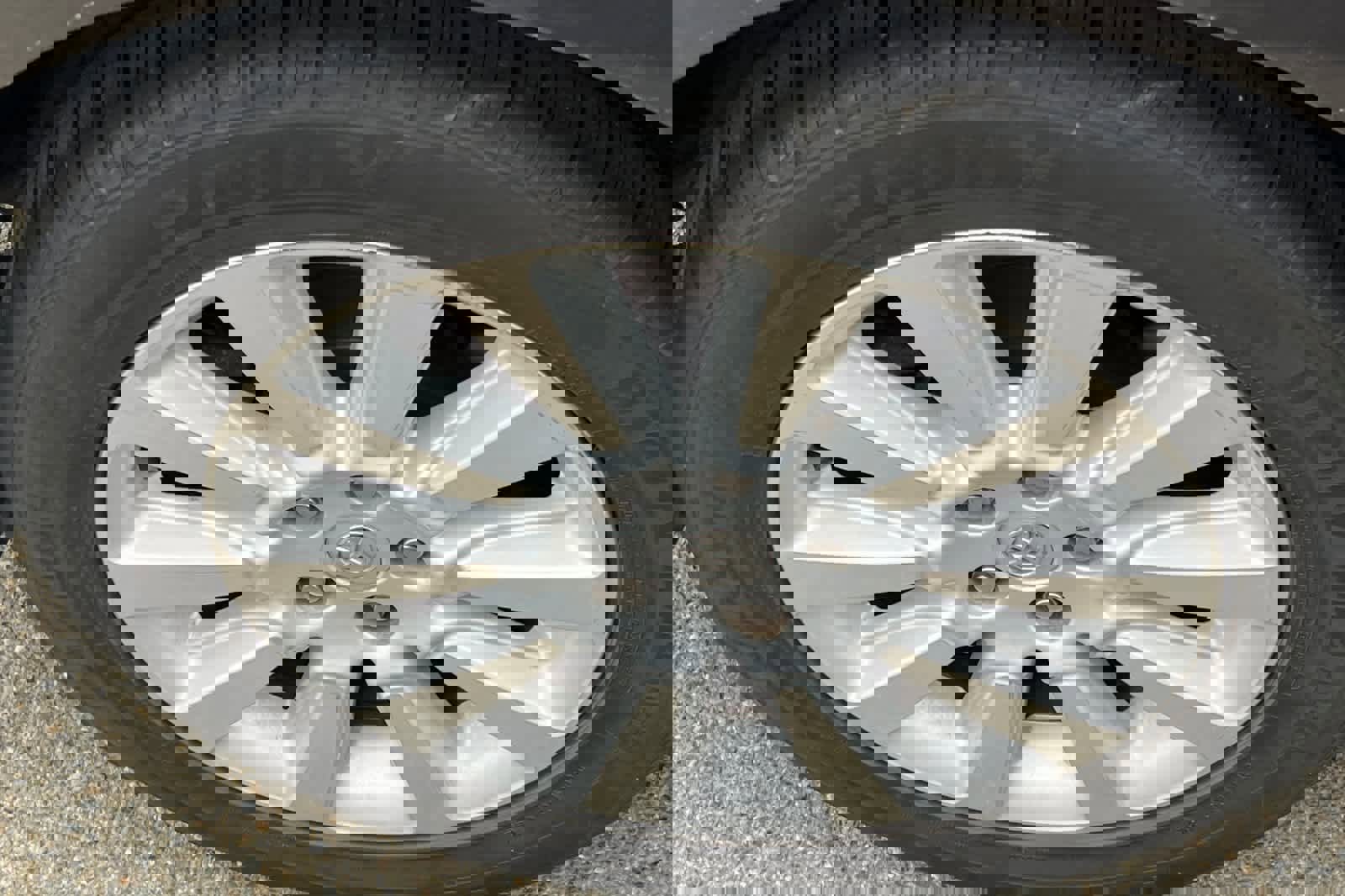 Used 2013 Toyota Sienna Limited w/ Premium Pkg image 17