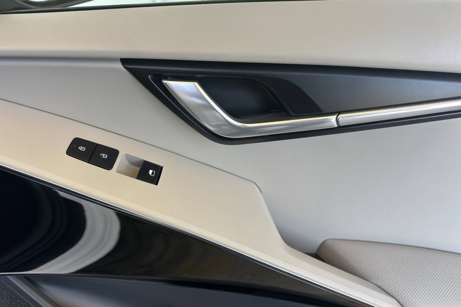 Certified 2023 Kia Niro Wind FWD image 19