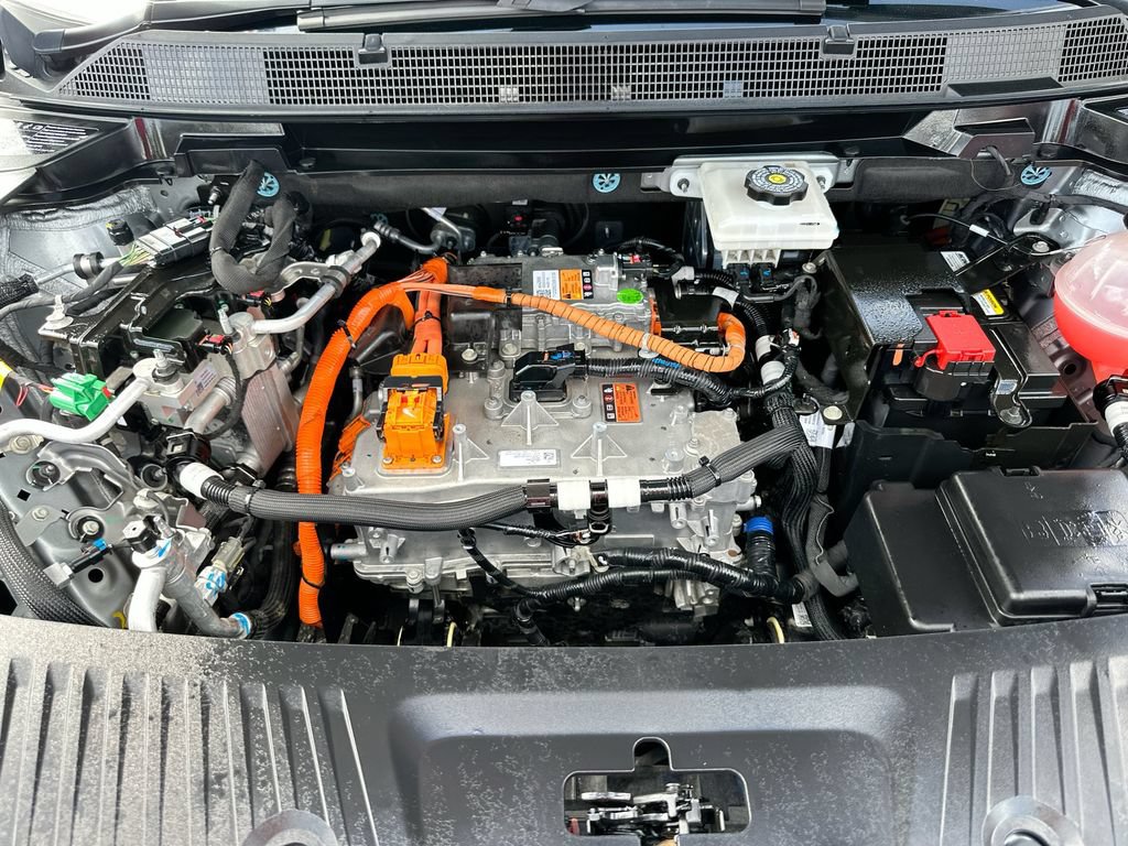 Used 2024 Chevrolet Equinox EV RS FWD image 28
