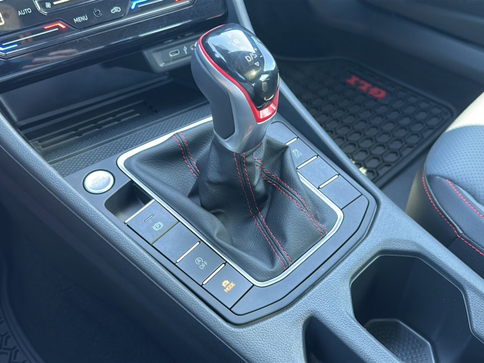 Used 2025 Volkswagen Jetta GLI Autobahn image 32