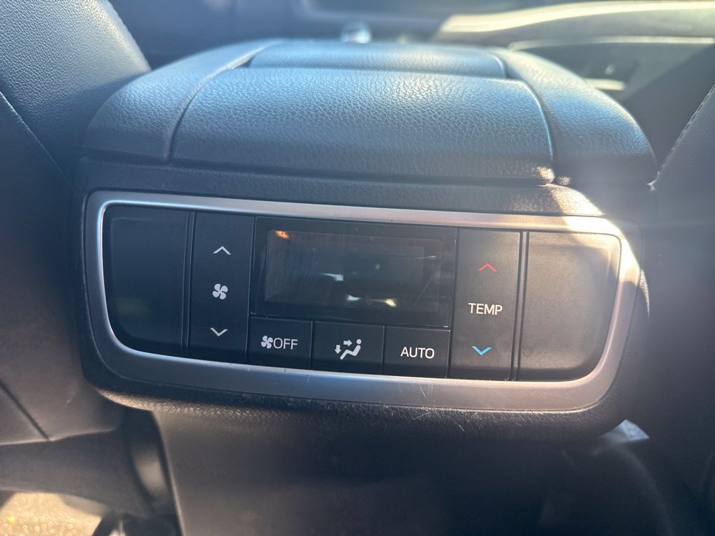 Used 2016 Toyota Highlander Limited AWD/4WD image 19