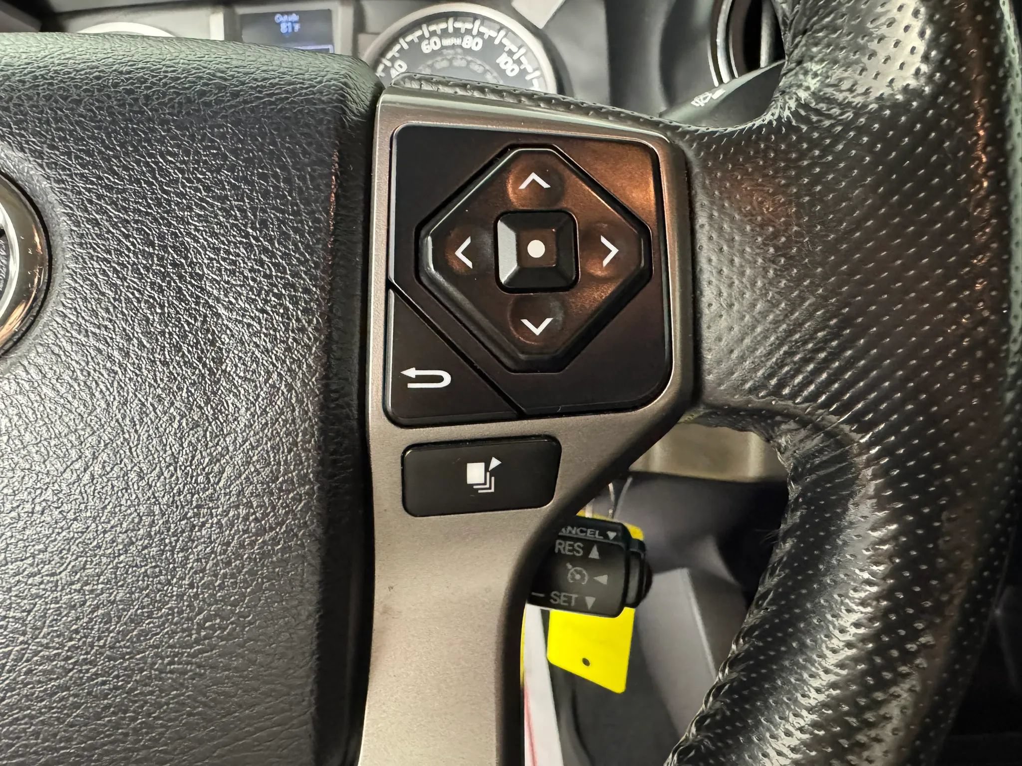 Used 2016 Toyota Tacoma SR5 w/ SR5 Appearance Package (SN) AWD/4WD image 16