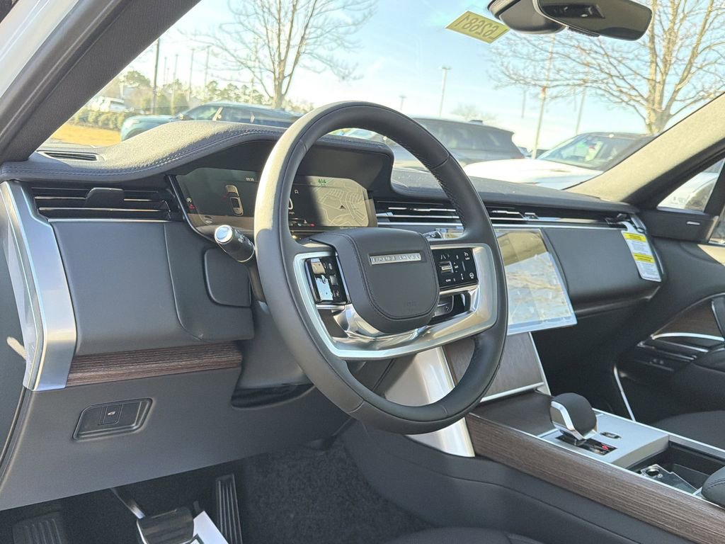New 2026 Land Rover Range Rover Long Wheelbase SE image 10