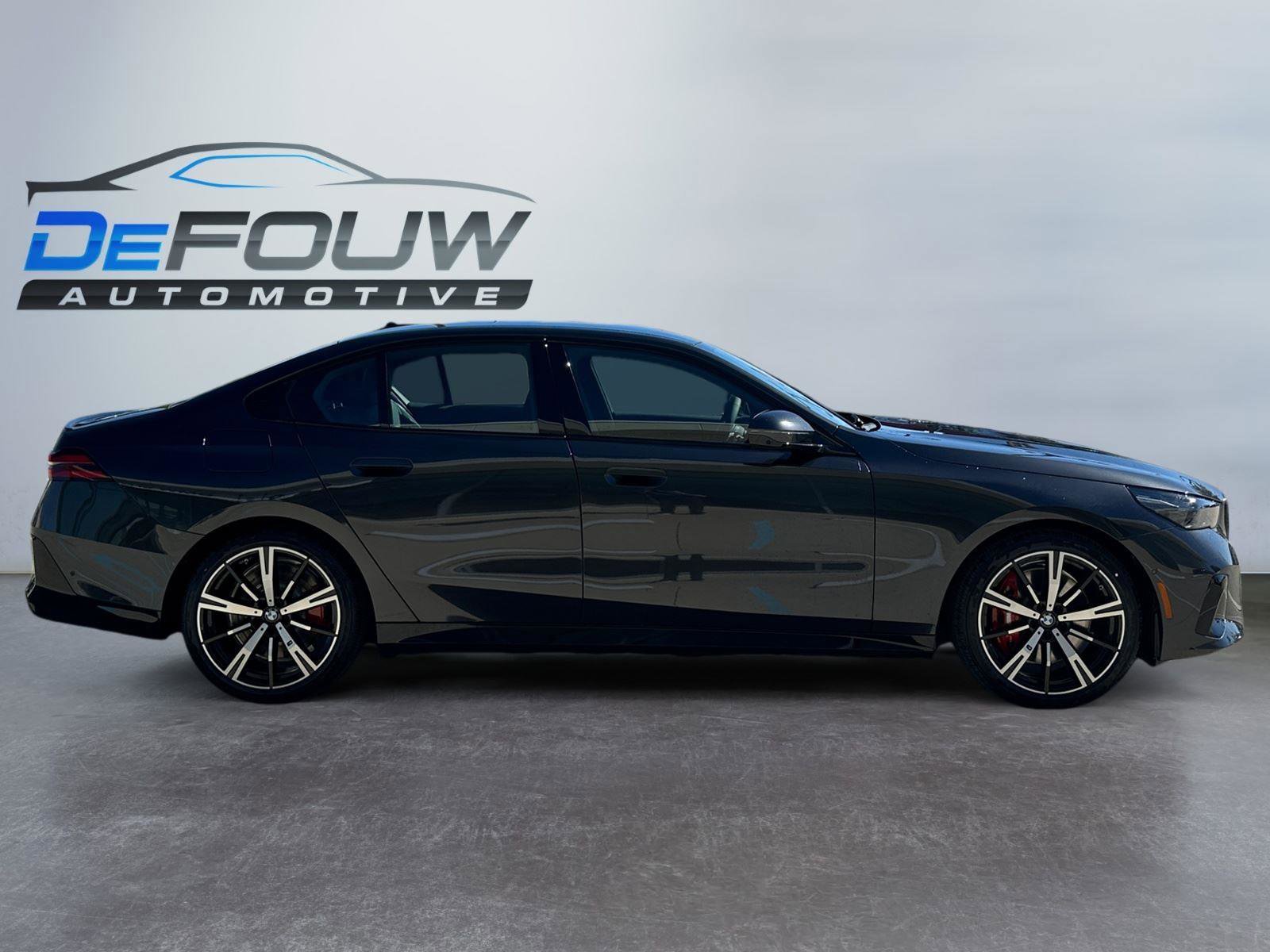 New 2026 BMW 550e xDrive AWD/4WD image 2