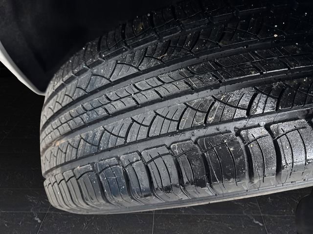 Used 2023 Chrysler Pacifica Limited w/ Uconnect Theater Family Group image 41