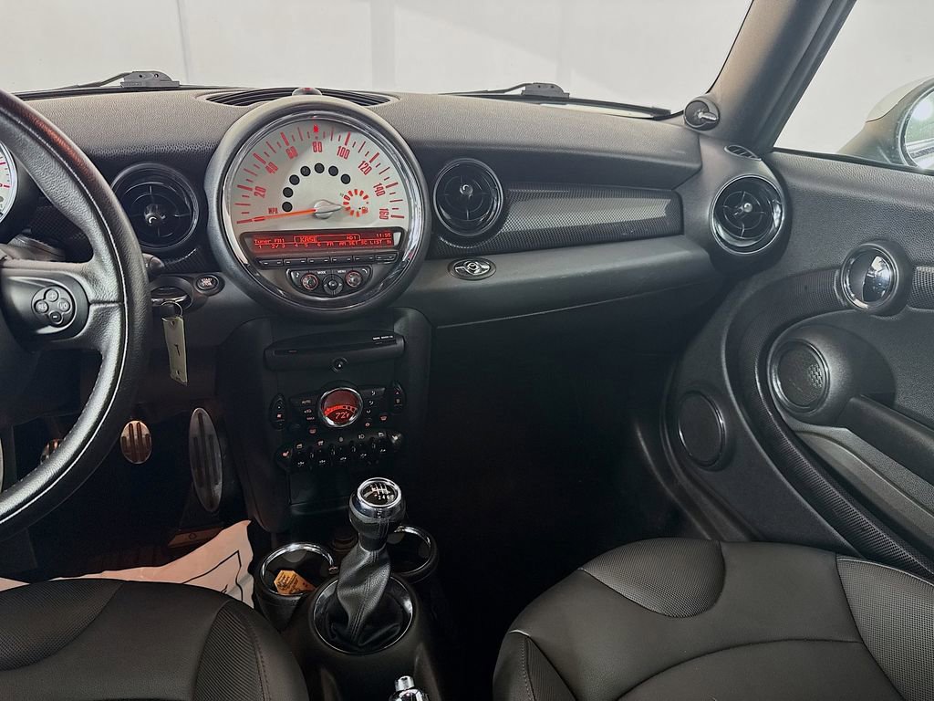Used 2011 MINI Cooper S image 27